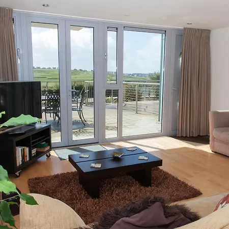 12 Zinc * Newquay (Cornwall)